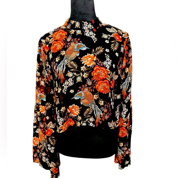 Forever 21 Tops - Forever 21 - Floral/Birds 🌺🦜 Flutter Long Sleeve Sheer Crop Blouse EUC